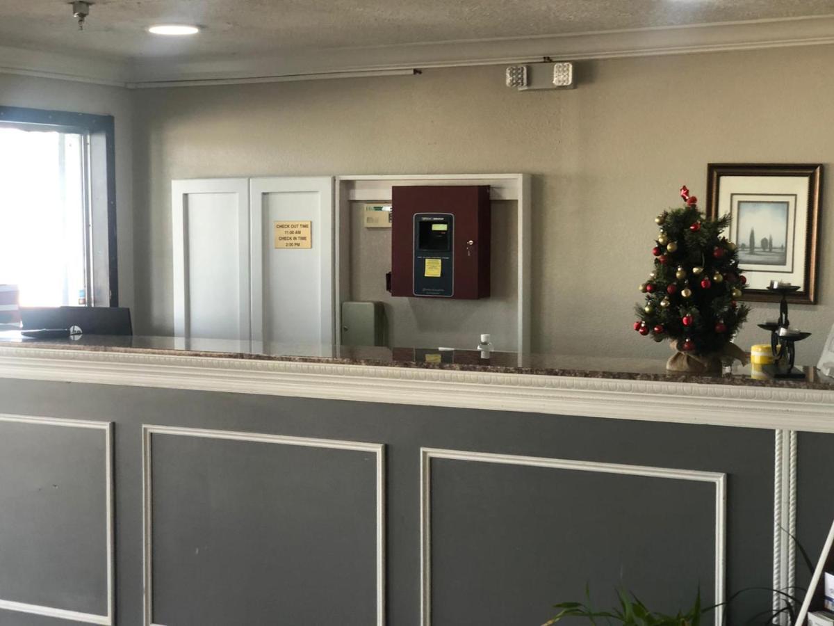 Executive Inn & Suites ボーモント エクステリア 写真