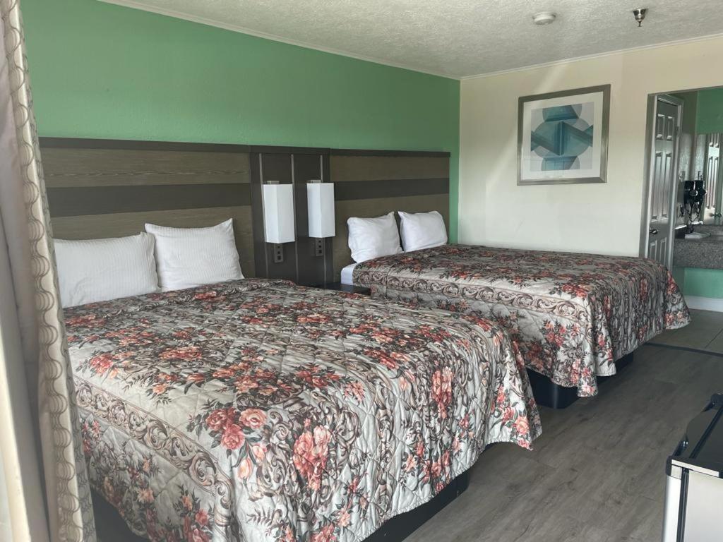Executive Inn & Suites ボーモント エクステリア 写真